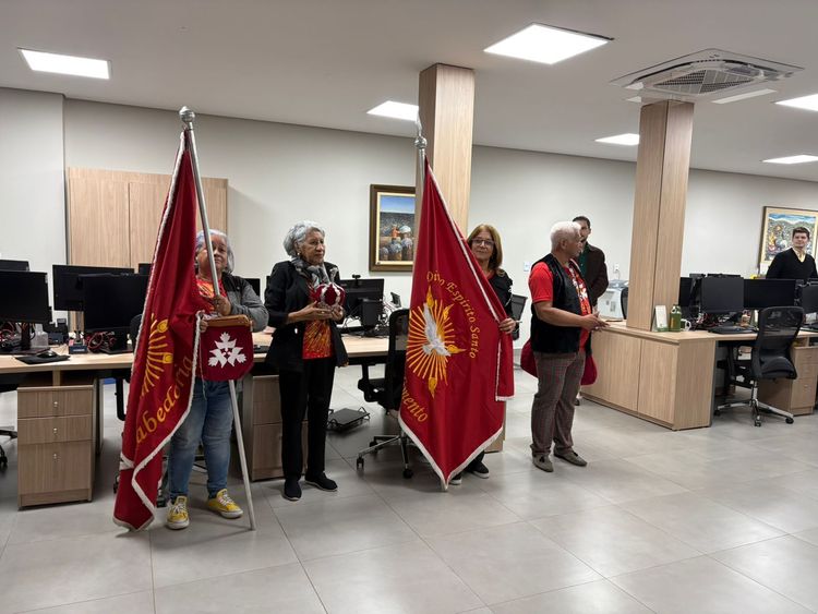 Sedec recebe festeiros da Festa do Senhor Divino Espírito Santo 